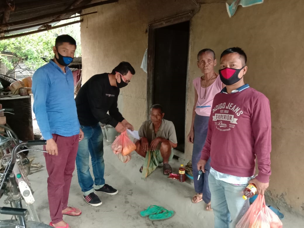  Distribution of essential items by the PLVs of Kakyai legal aid clinic at Kakyai village under Bishnupur District