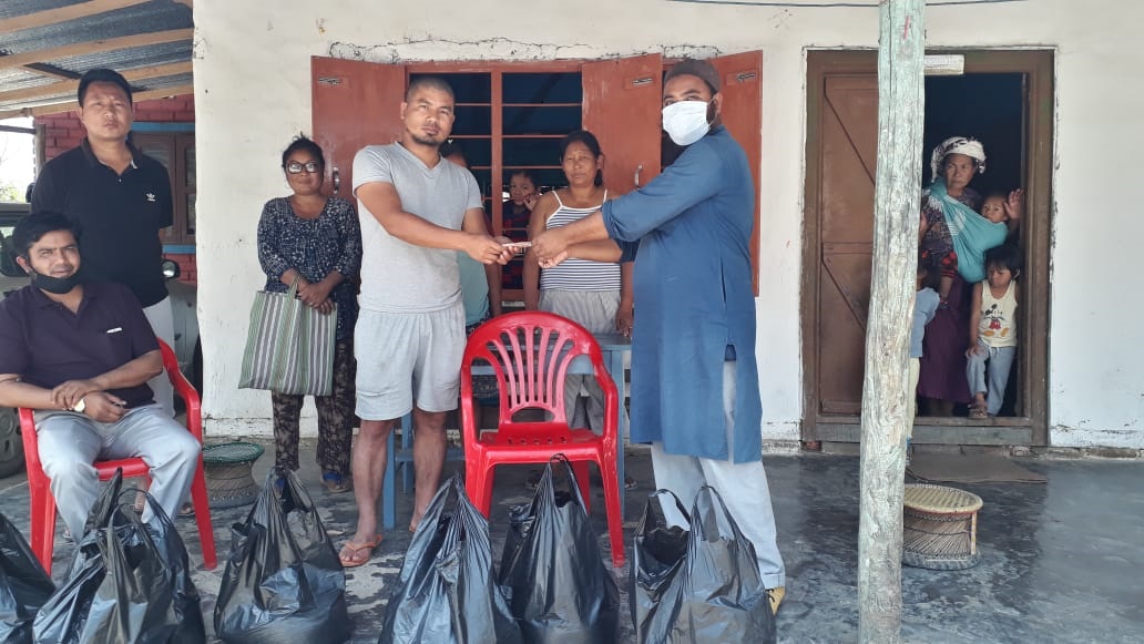  PLVs of Legal aid clinic Kwakta distributing essential items at the villages of Terakhongsangbi, Phoisenphai and Ukhatampak