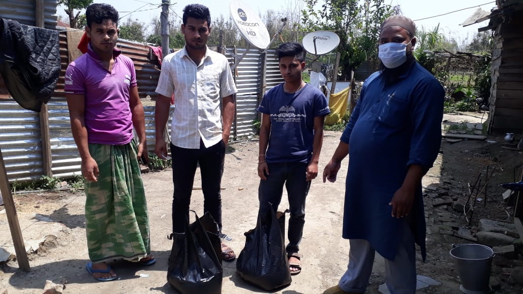  PLVs of Legal aid clinic Kwakta distributing essential items at the villages of Terakhongsangbi, Phoisenphai and Ukhatampak