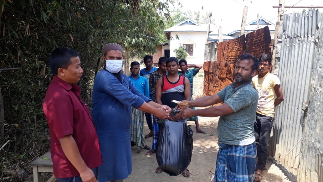  PLVs of Legal aid clinic Kwakta distributing essential items at the villages of Terakhongsangbi, Phoisenphai and Ukhatampak