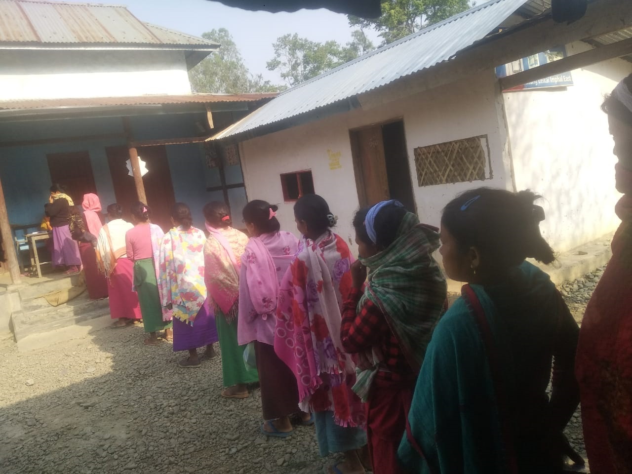  Nungbrang LAC, Imphal East DLSA assisted the womenfolk of their area in withdrawal of money from their Jan Dhan Account by opening a mobile bank with the concenred bank