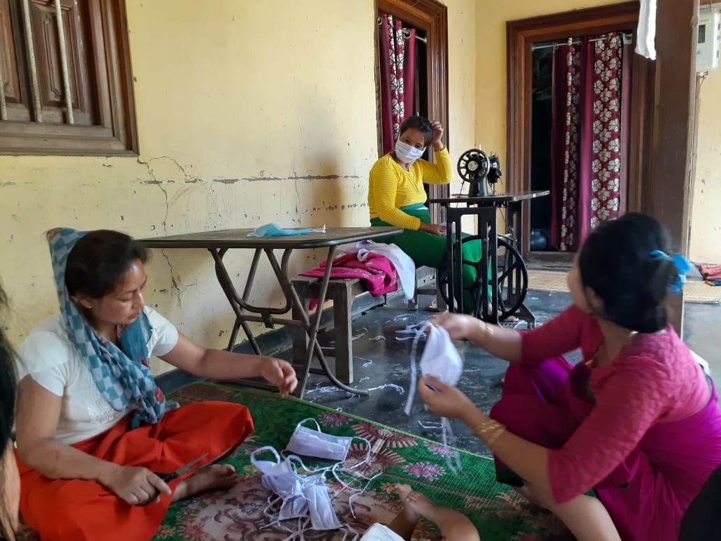  Legal Aid Clinic Thongju Imphal East distributed masks made by them to Children Homes and also took part in distribution of essential items in their area