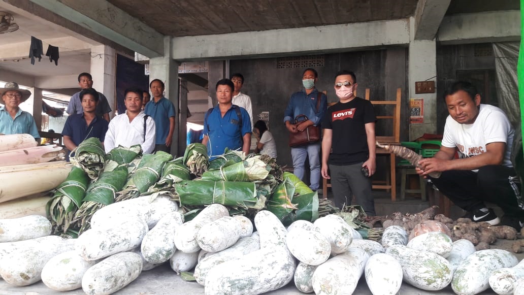  PLVs of Wangoo LAC, Bishnupur assisting in the distribilution of essential items to very poor households of Wangoo, as was highlighted in the local newspapera
